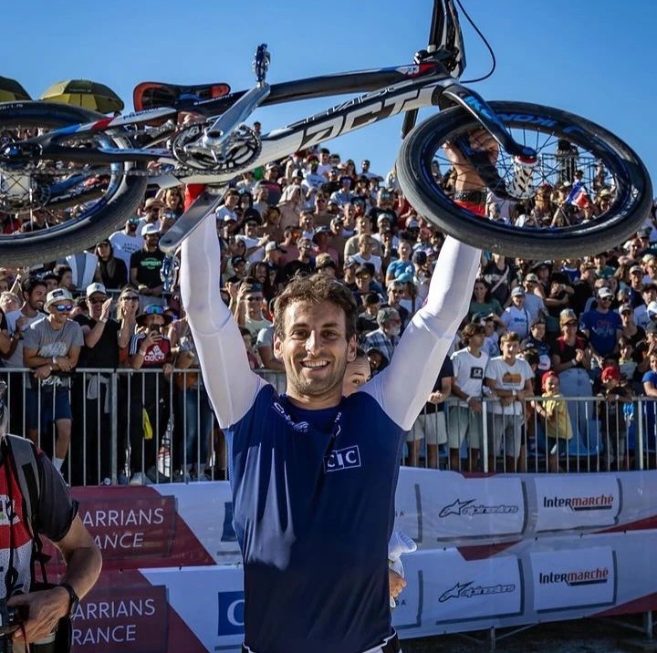 JORIS DAUDET